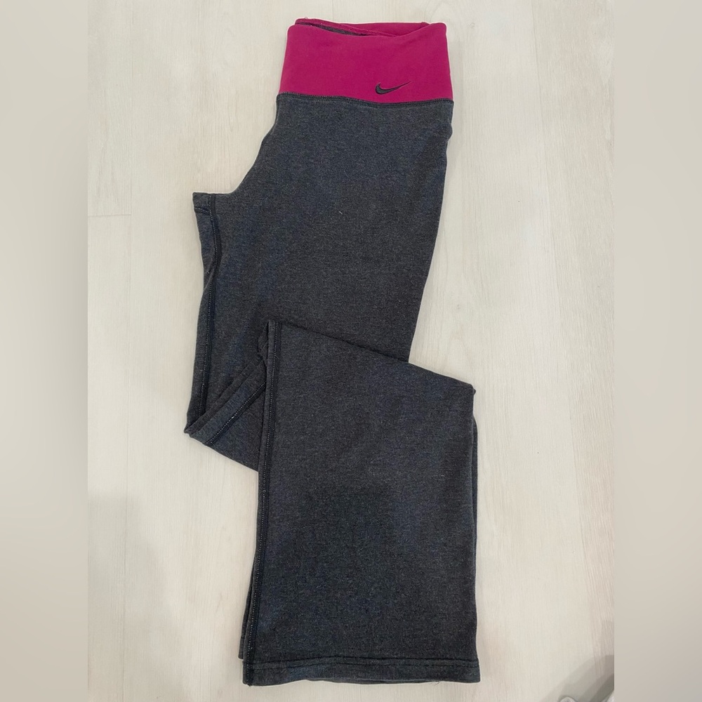 Like new nike dri- fit flare leggings